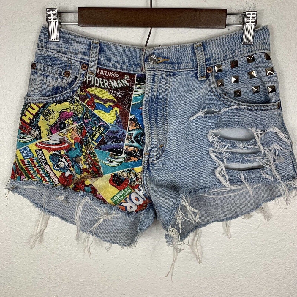 Levi's Marvel Shorts Women’s L Denim Cutoff Jean Fray Studded Relaxed Tapered